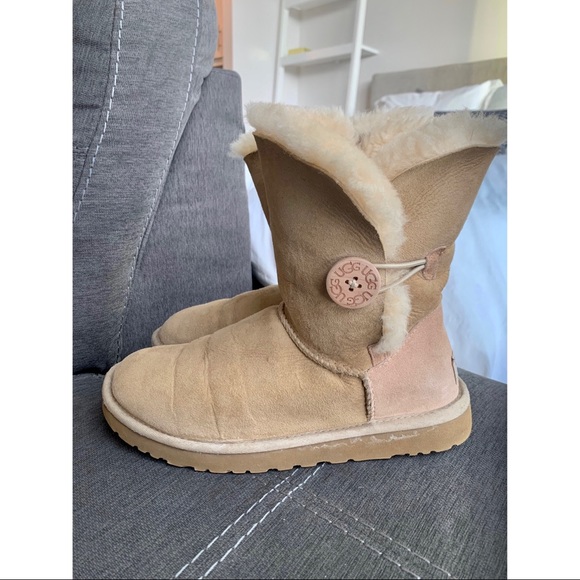 SOLD — UGG Bailey Button Boot - Picture 4 of 7